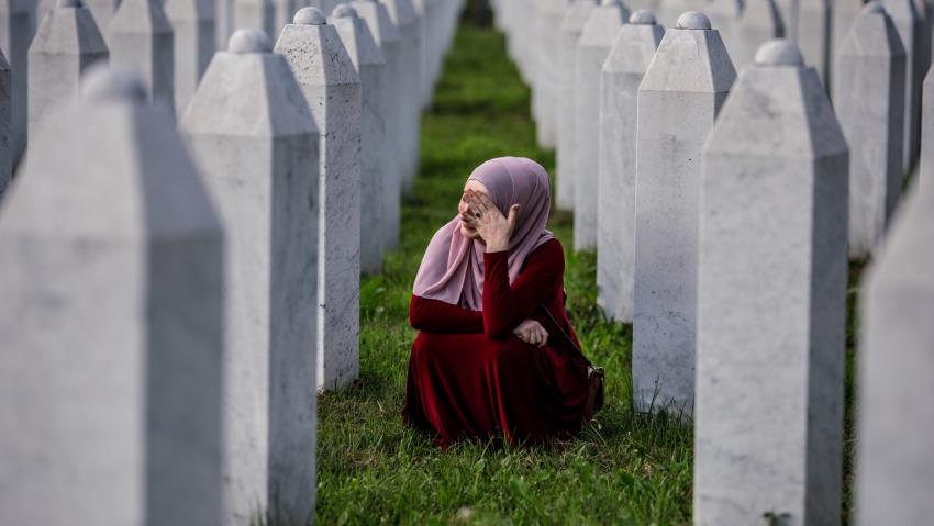 Muslim Bosnia Peringati 25 Tahun Pembantaian Sebrenica